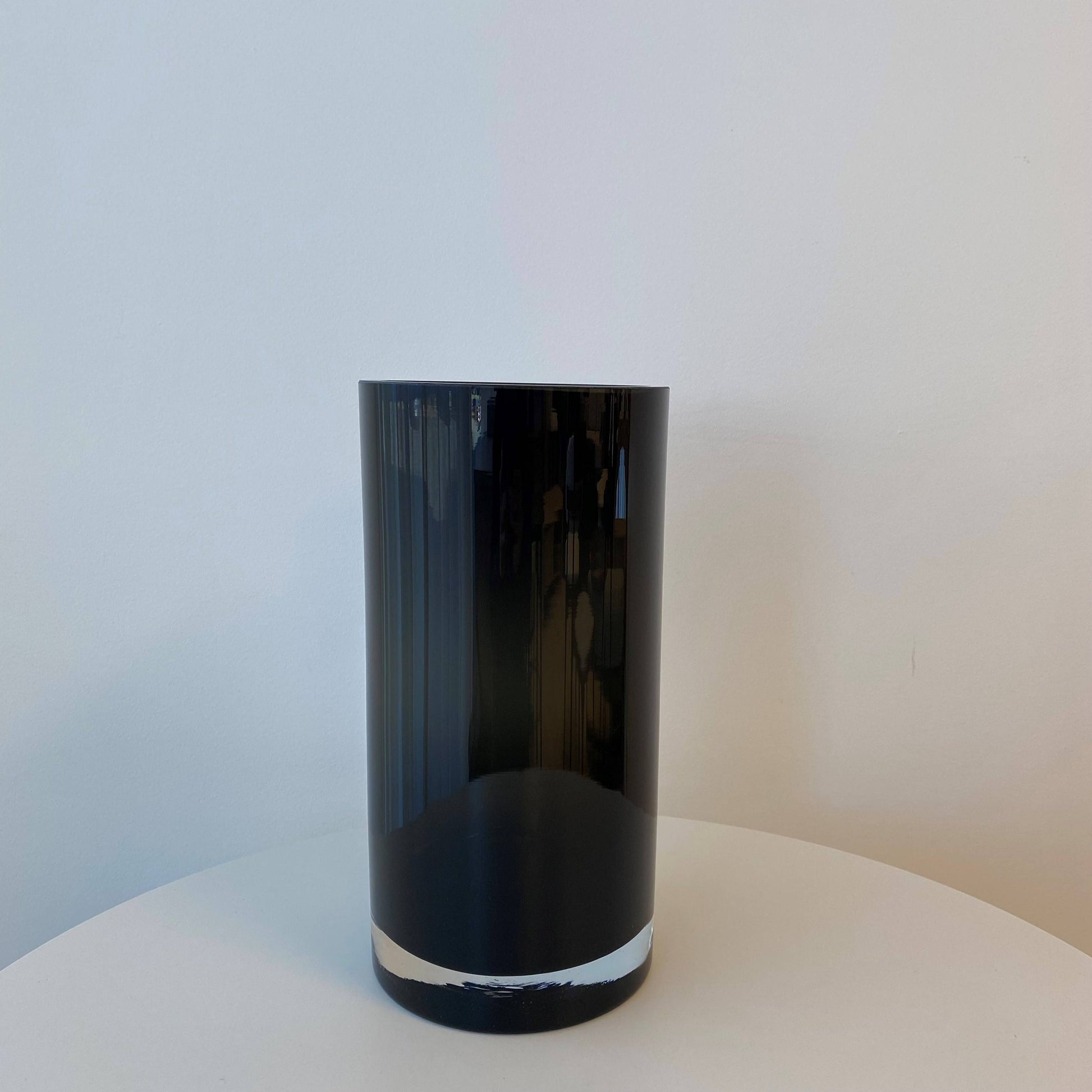 Fleur Cylindrical Glass Vase - Small Obsidian 15x30 cm