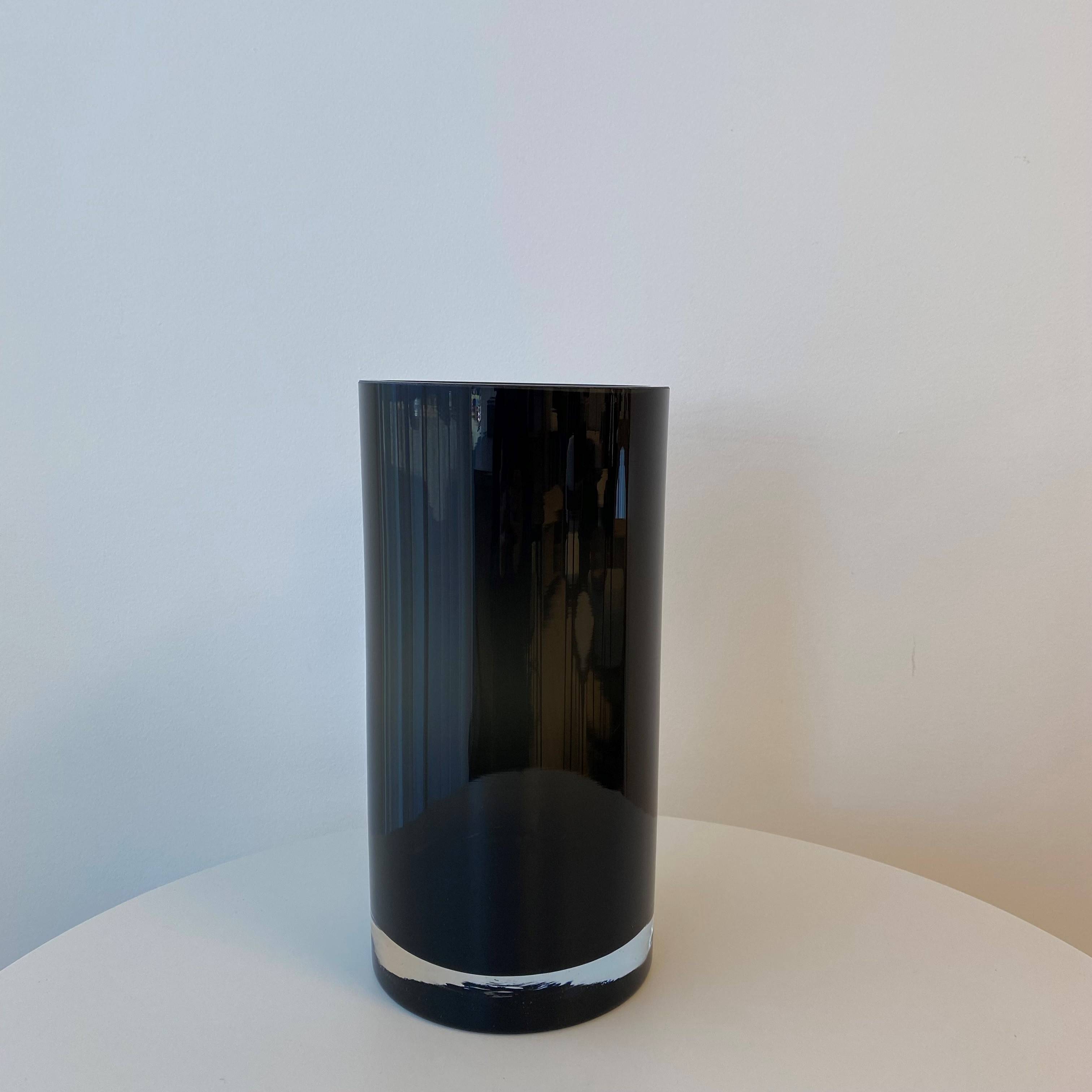 Fleur Cylindrical Glass Vase - Small Obsidian 15x30 cm