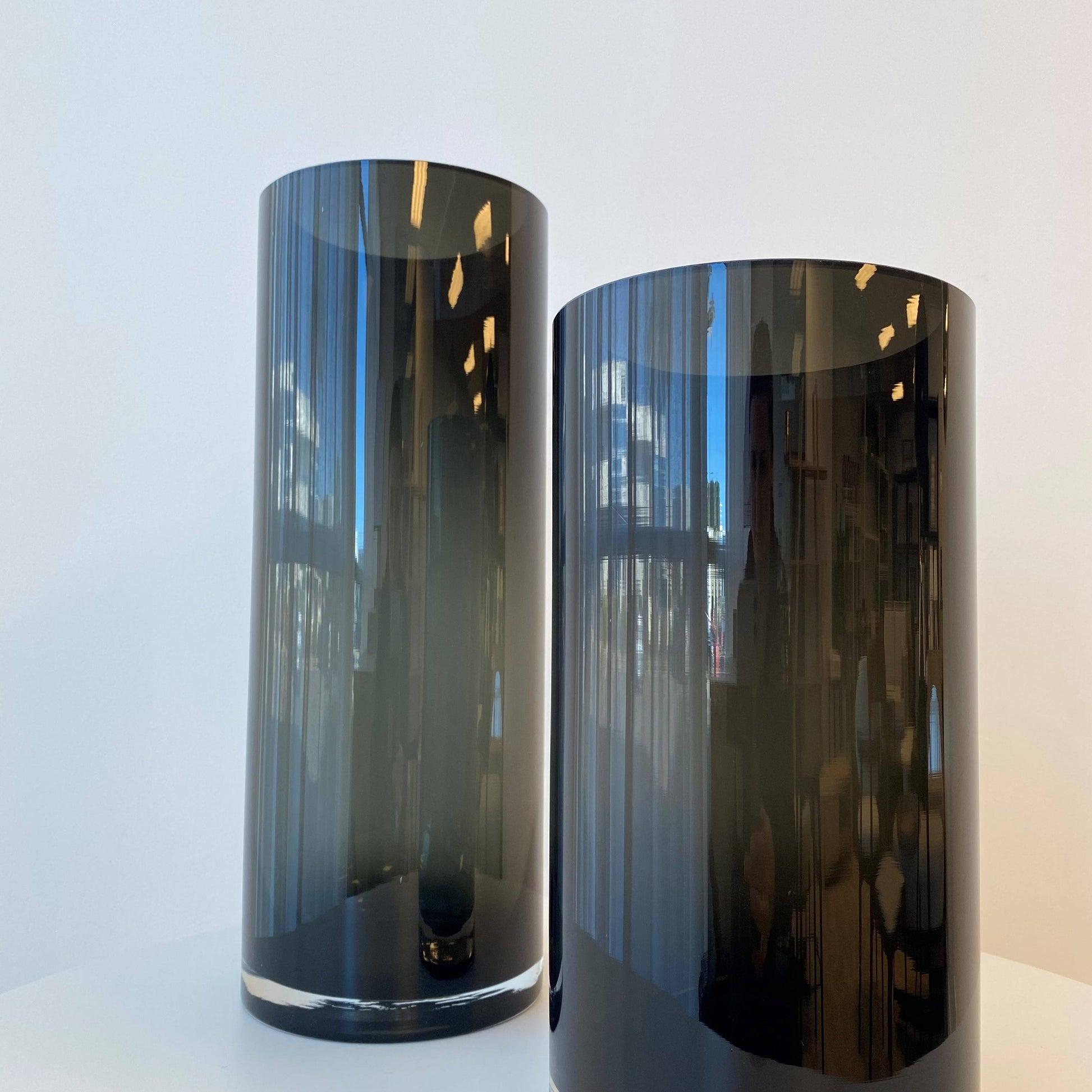 Fleur Cylindrical Glass Vase - Small Obsidian 15x30 cm