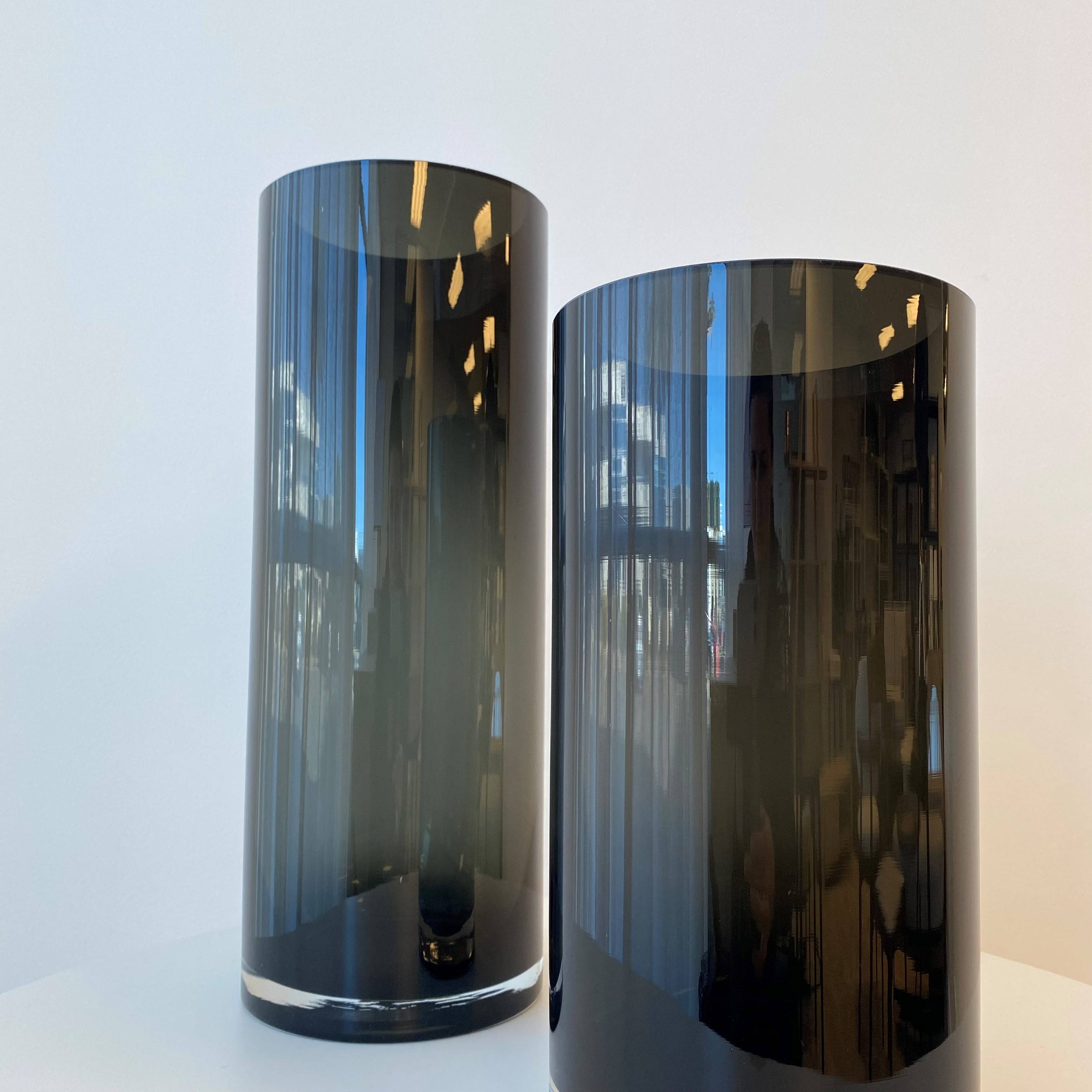 Fleur Cylindrical Glass Vase - Small Obsidian 15x30 cm