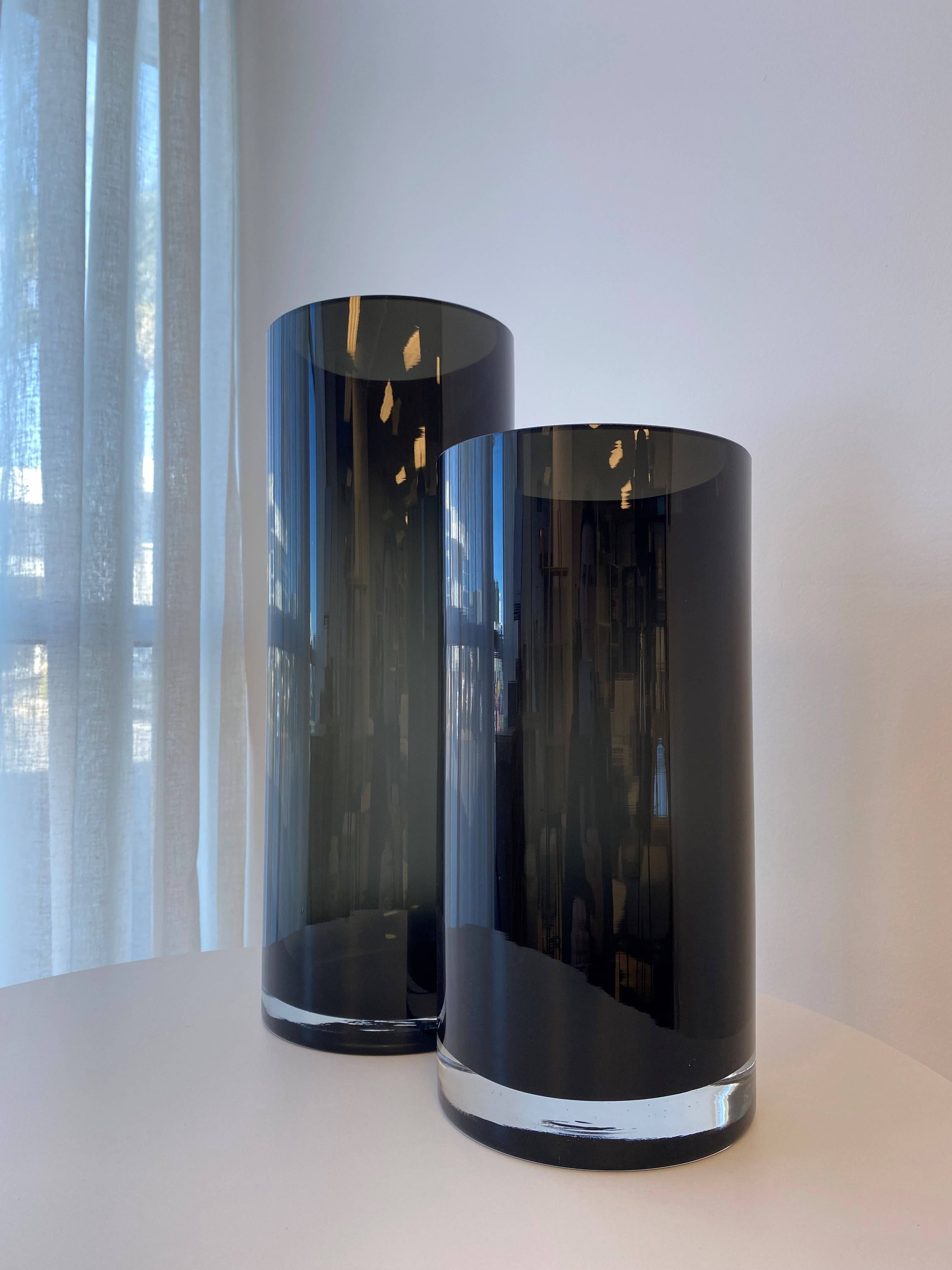 Fleur Cylindrical Glass Vase - Small Obsidian 15x30 cm
