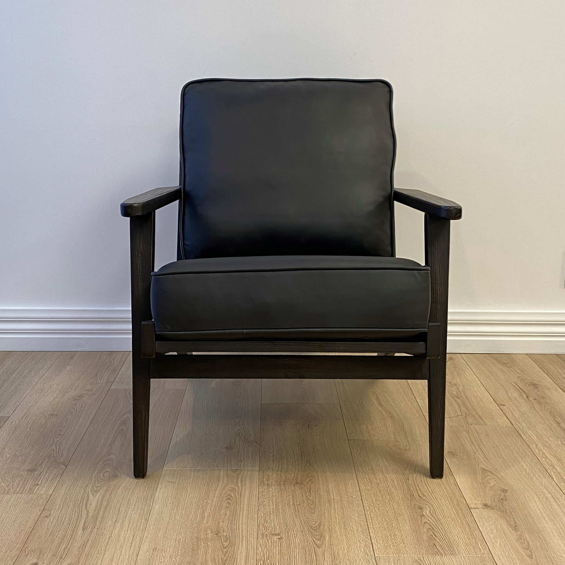 Lodge Armchair - Black Leather, Vintage Black Frame 71x89x78 cm