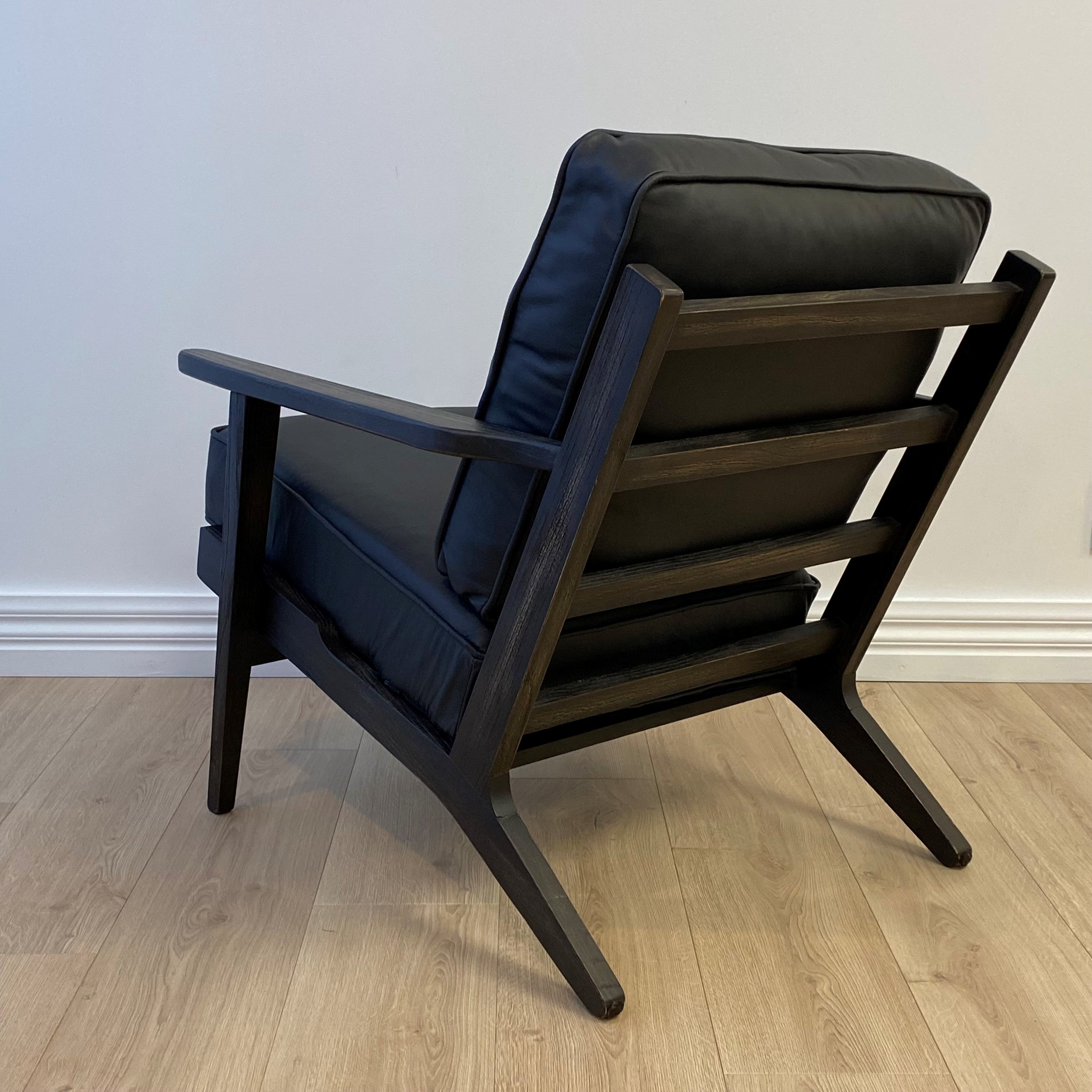 Lodge Armchair - Black Leather, Vintage Black Frame 71x89x78 cm