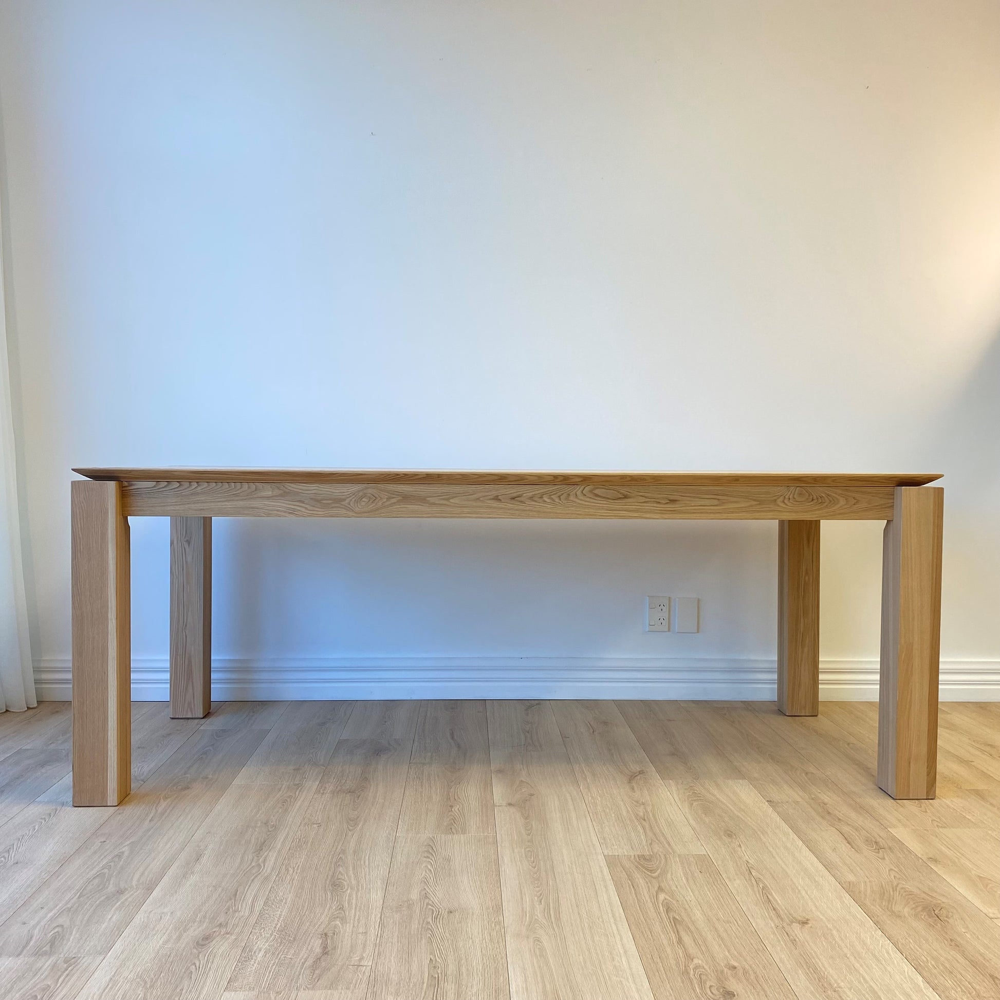 Nova Modern Oak Dining Table 200x90x77 cm