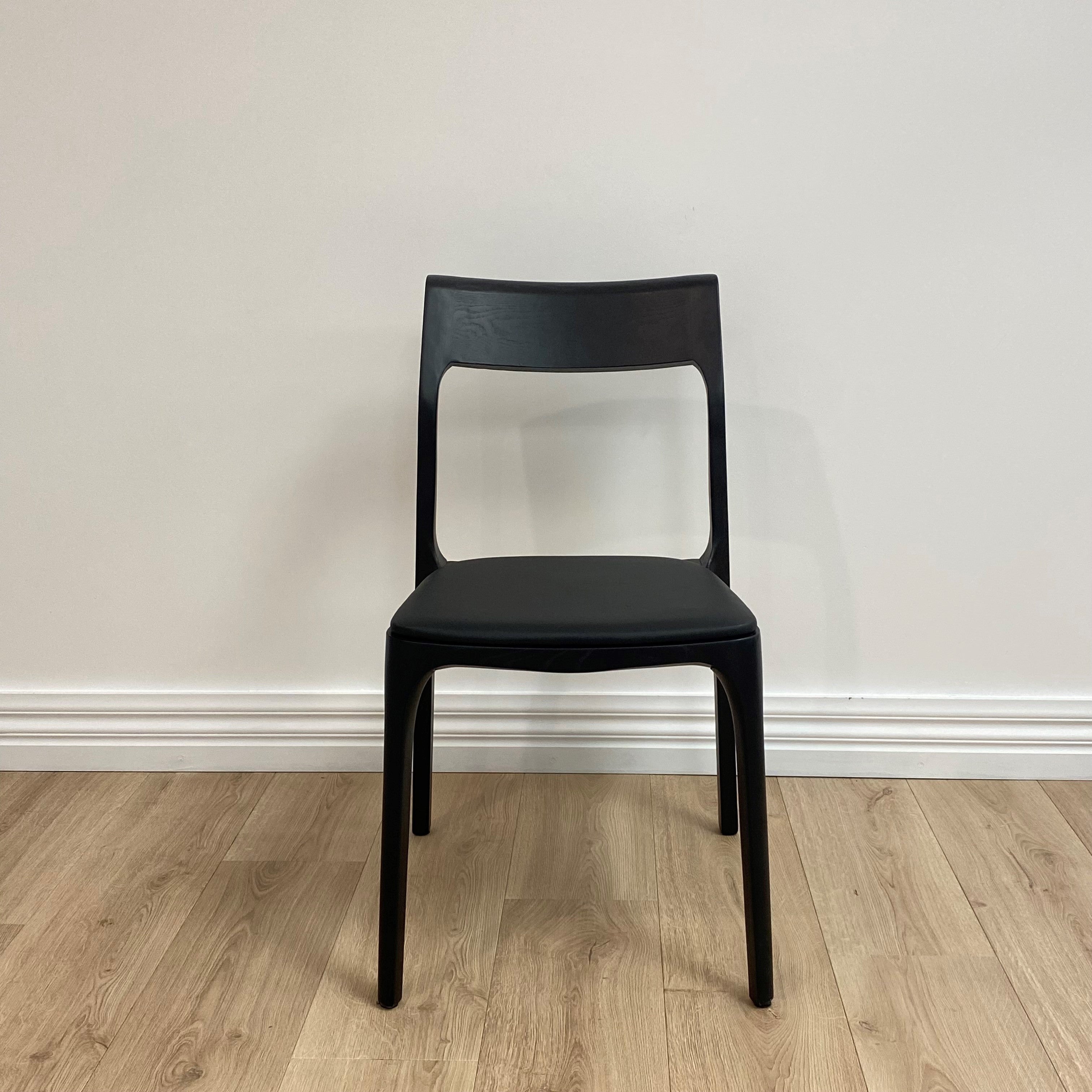 Peyton Dining Chair, Black Leather Black Frame 50x59x84 cm