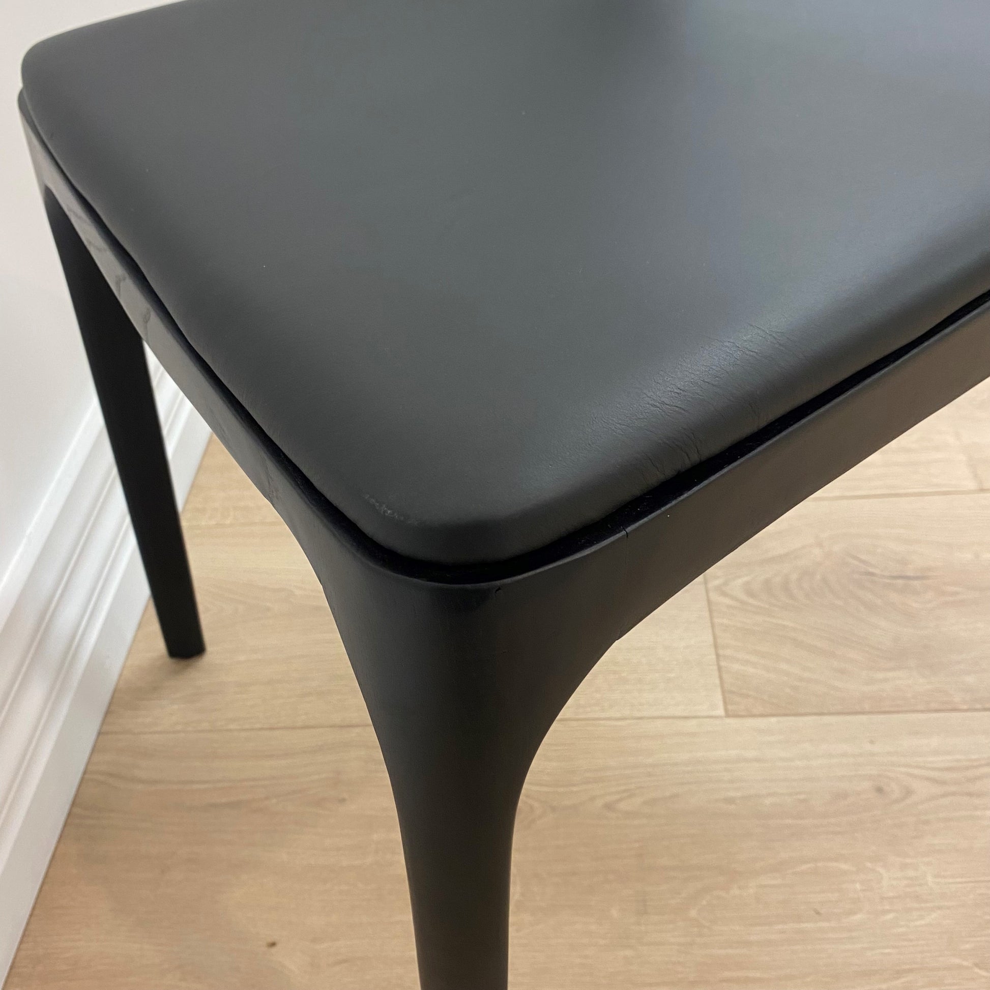 Peyton Dining Chair, Black Leather Black Frame 50x59x84 cm
