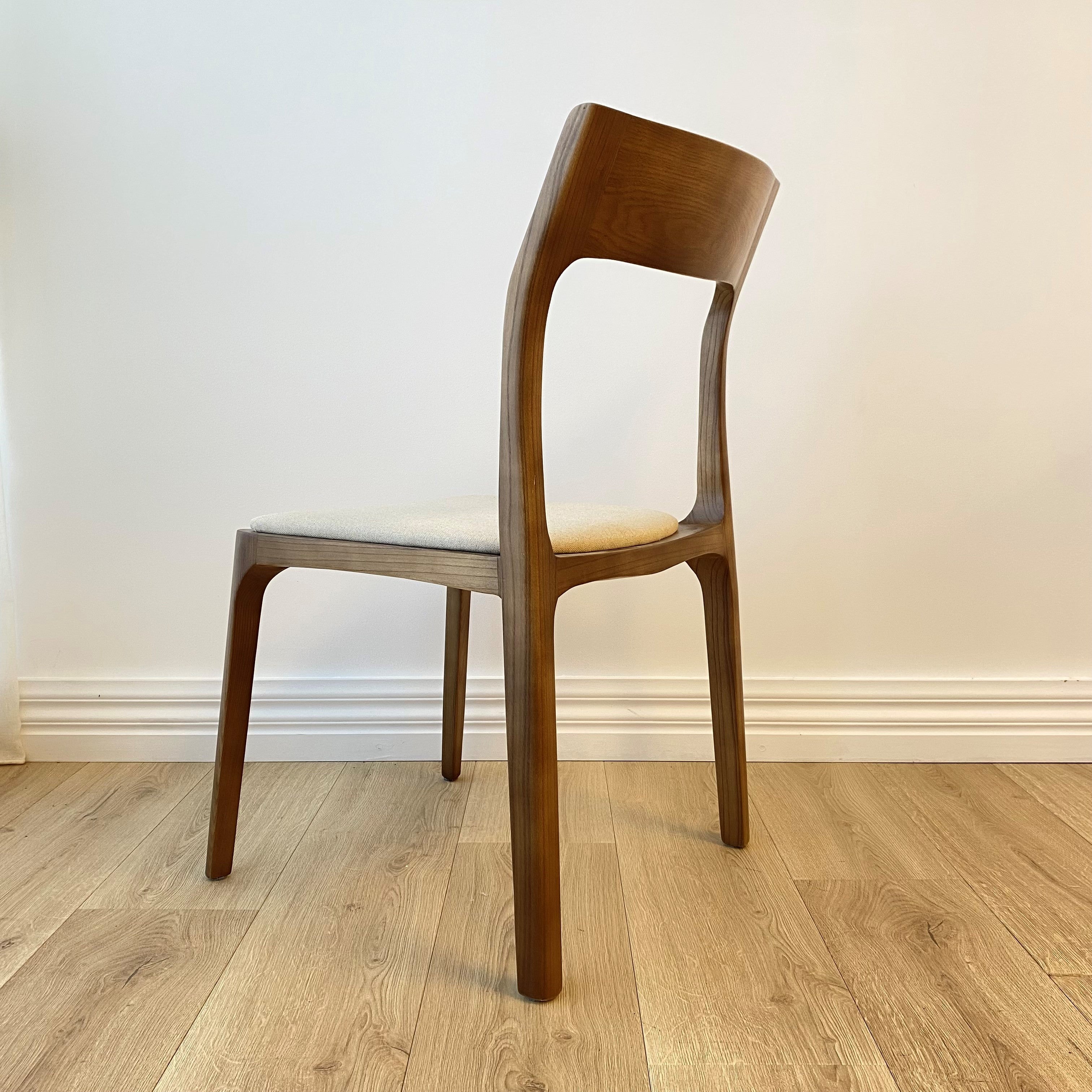 Peyton Dining Chair, Linen Fabric, Walnut Frame 50x59x84 cm