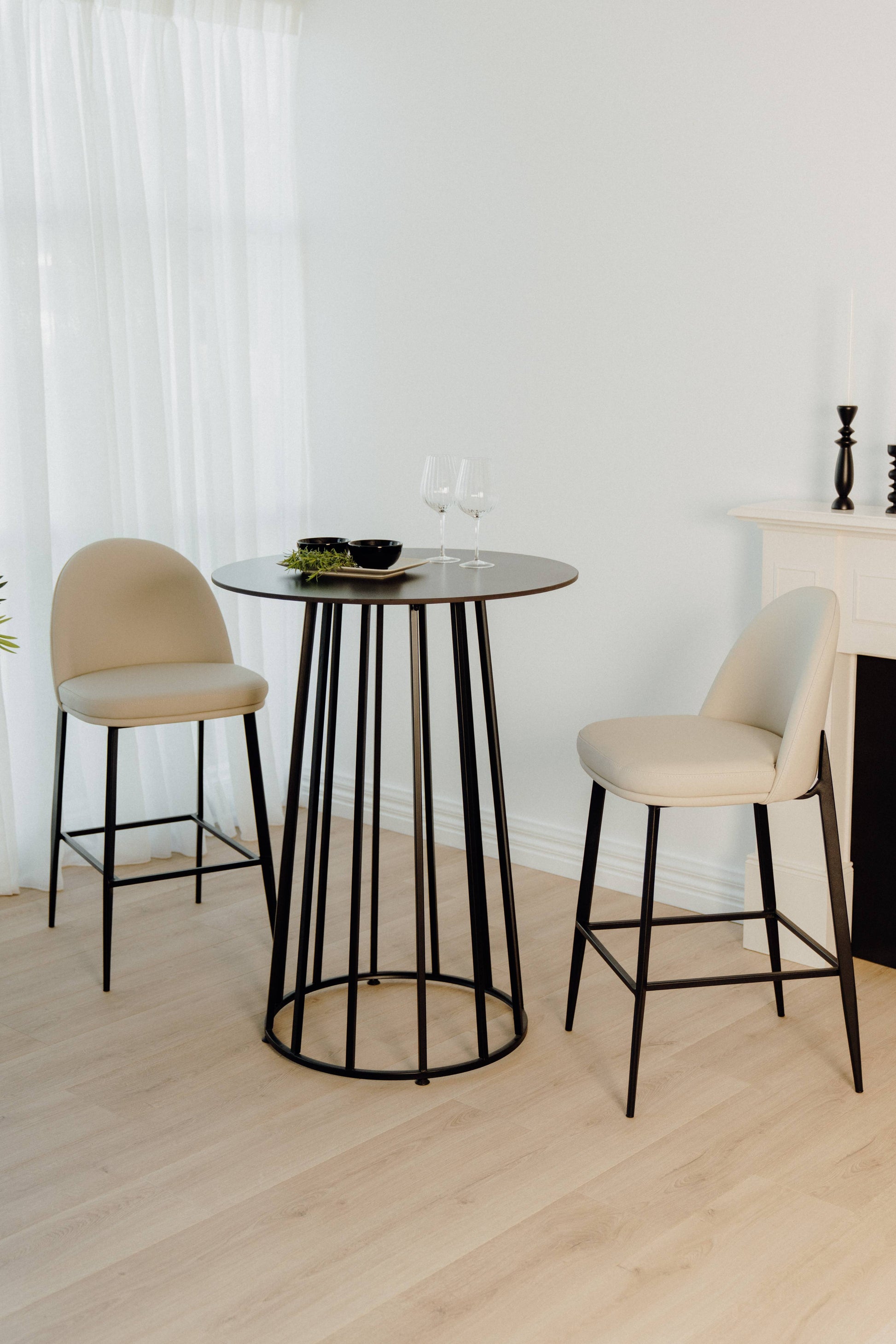 Devon Leather Bar Stool 49x55x104 cm