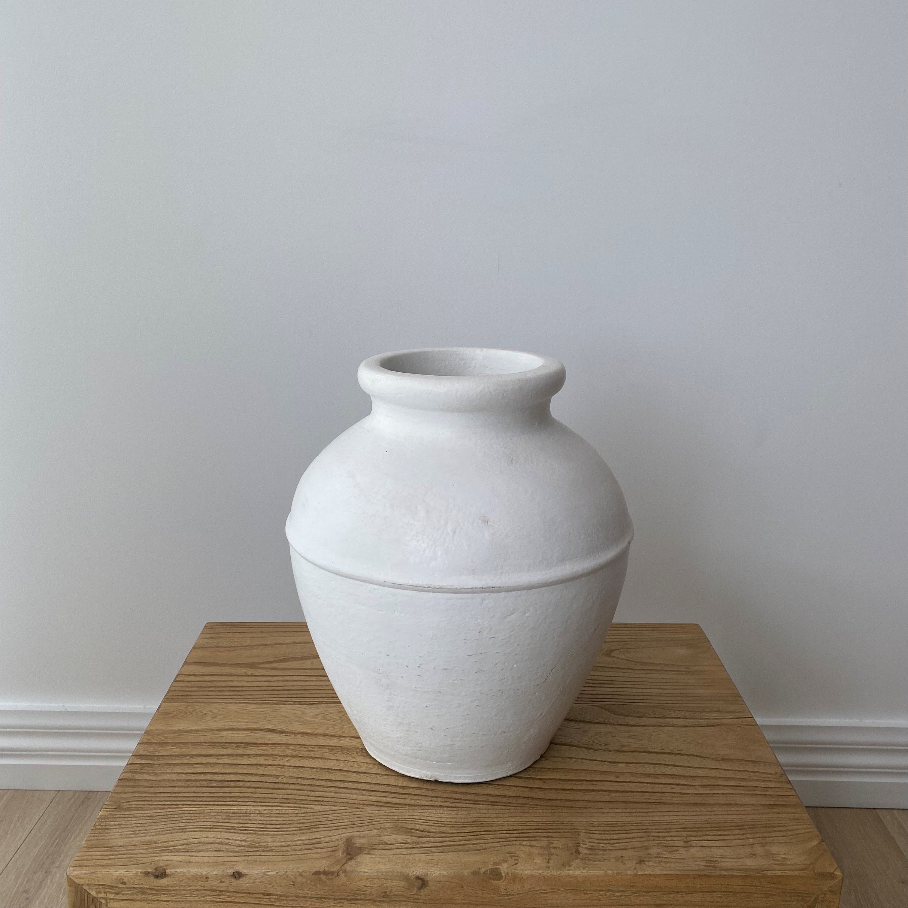 Tuscan Terracotta Jar- White Small 28x32 cm