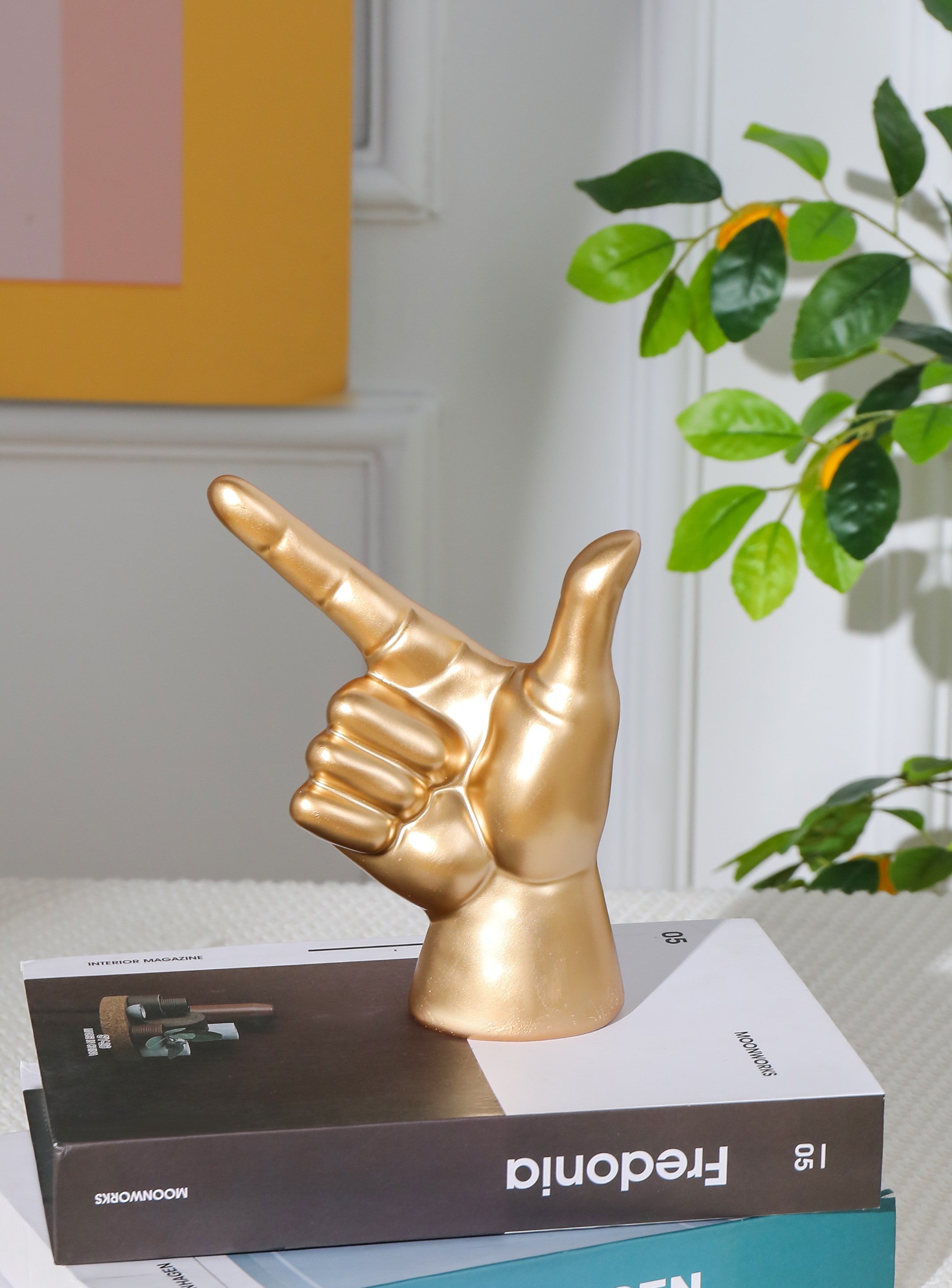 Lucky Hand 11x6x19.5 cm