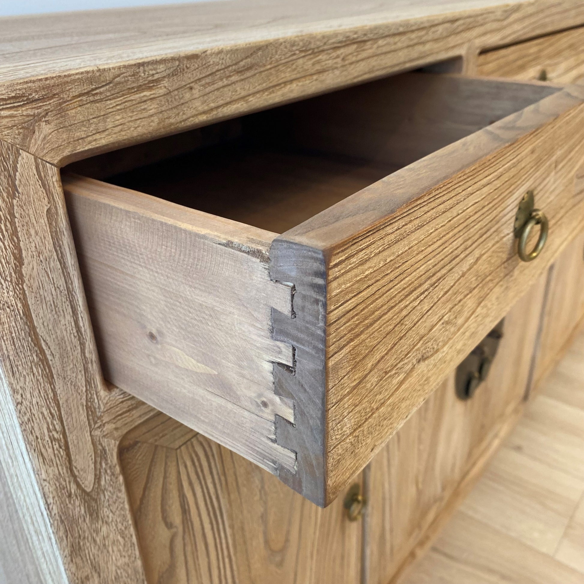 Oriental Elm Buffet 180x45x85 cm