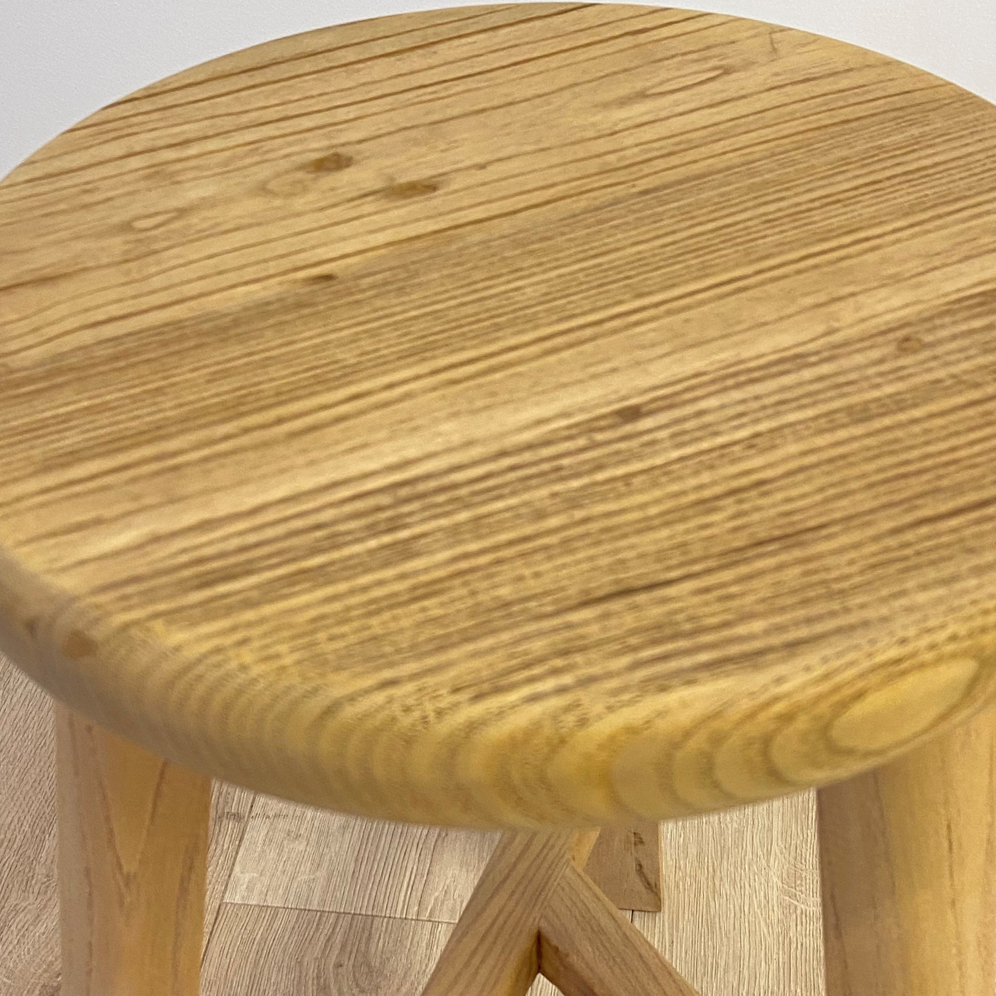Heritage Elm Round Stool 30x50 cm