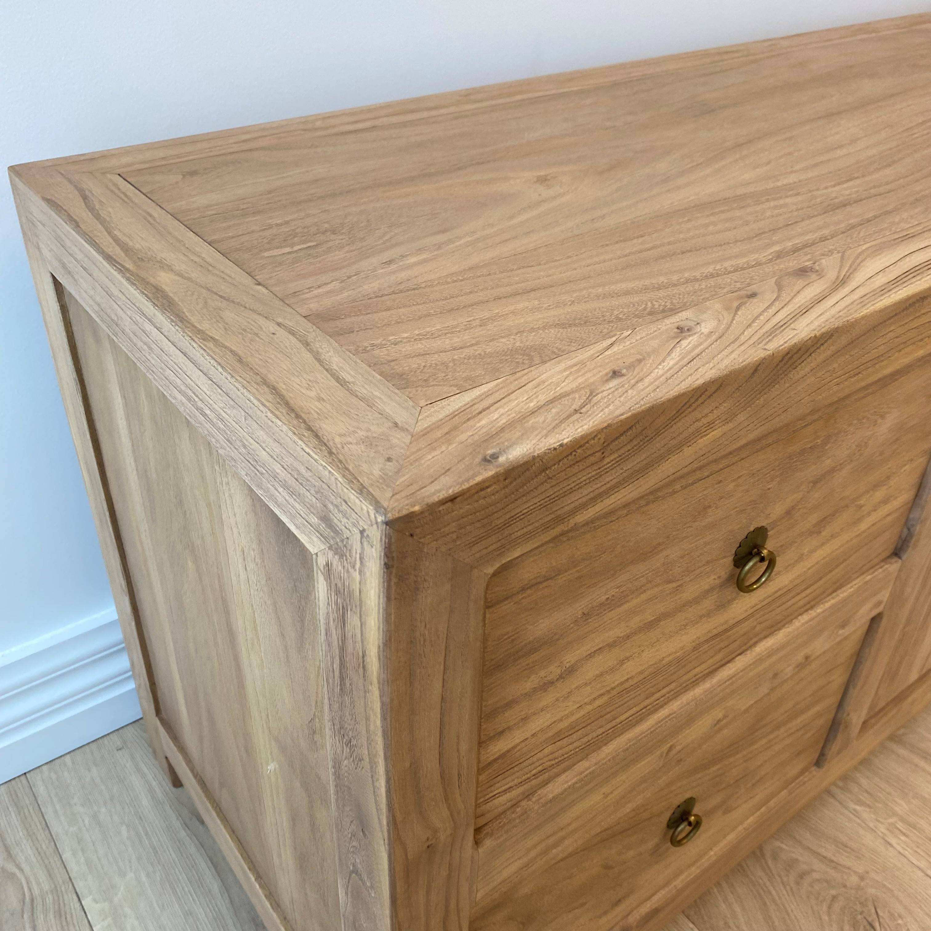 Heritage Elm Media Console 180x45x60 cm