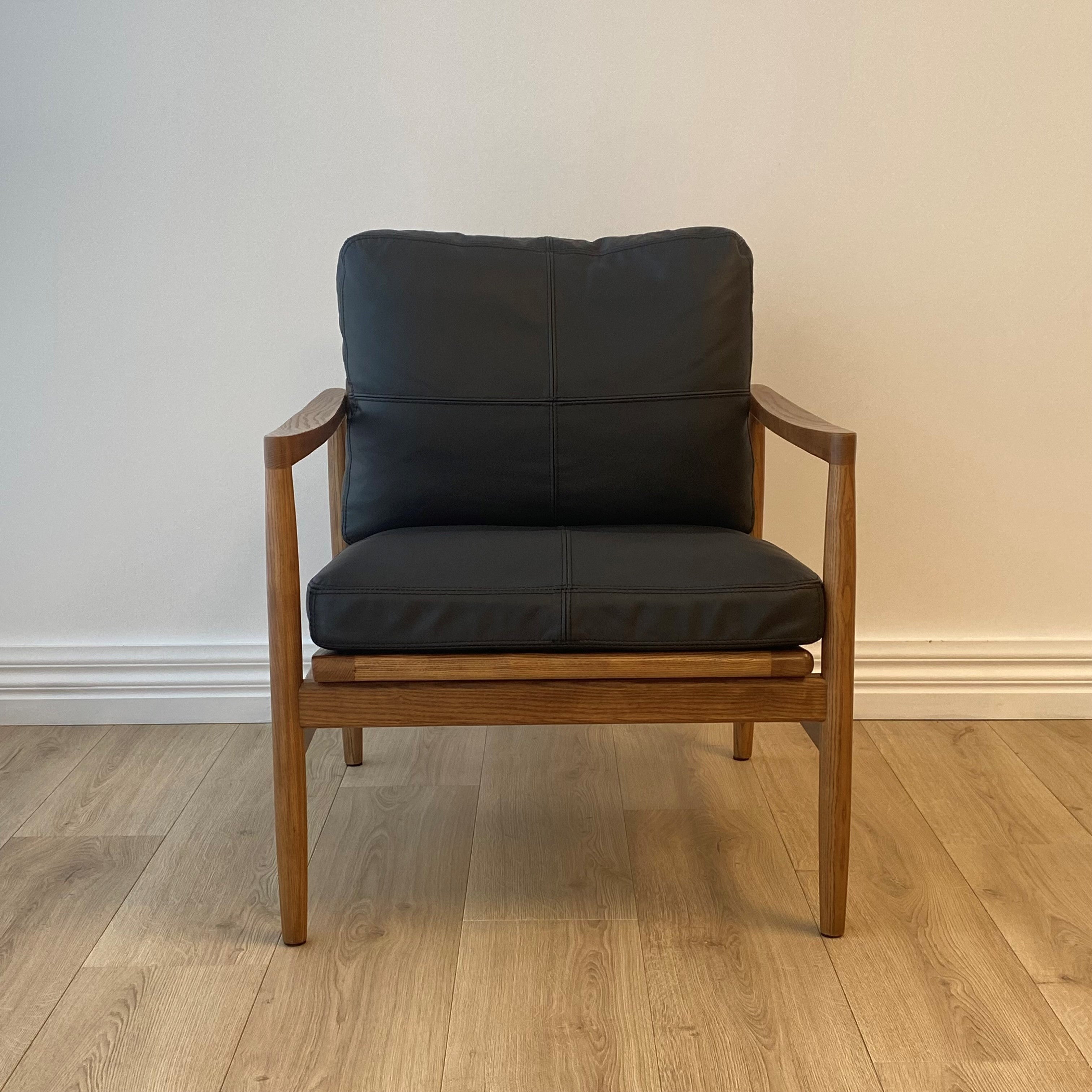 Bailey Leather Chair, Black 67x70x79 cm