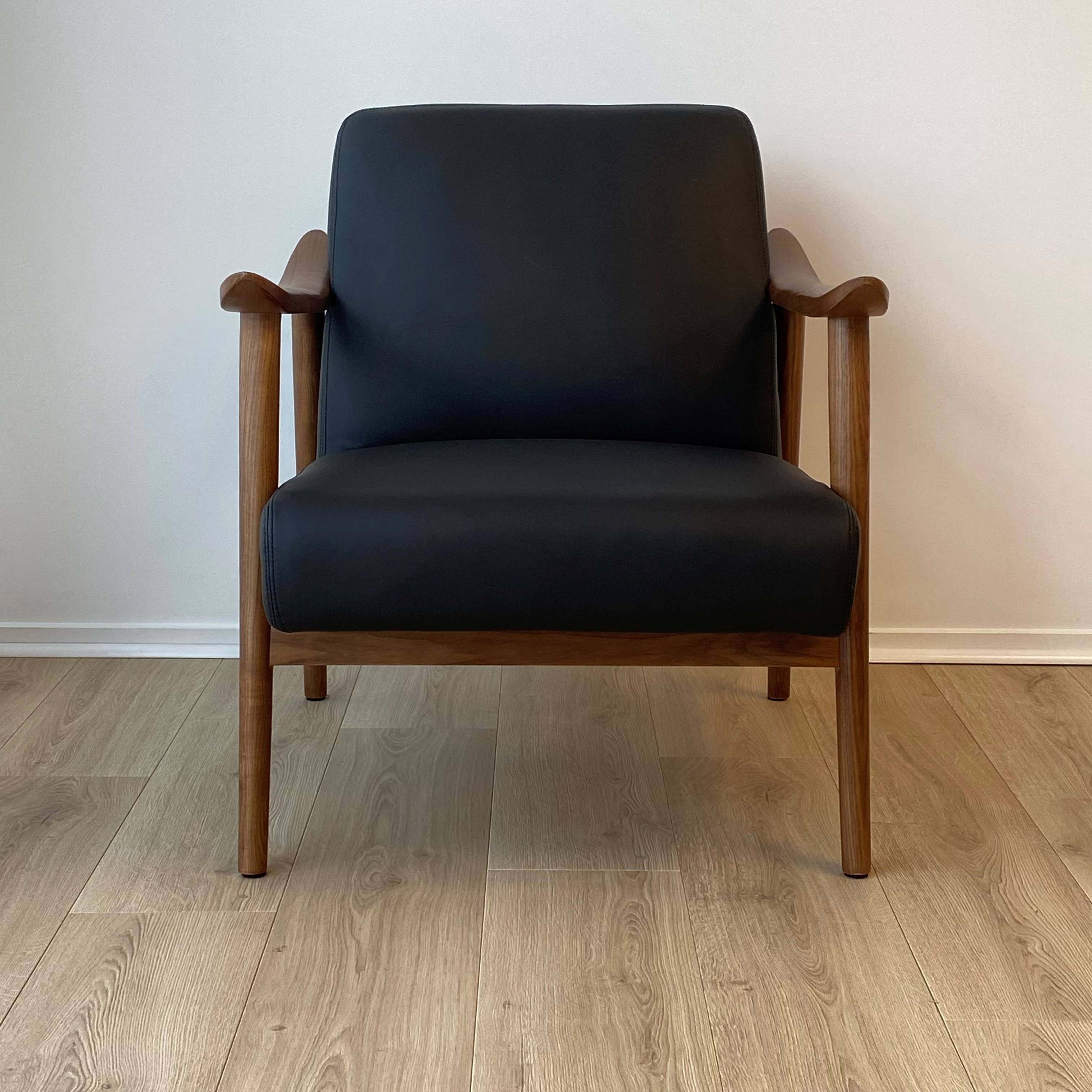 Spencer Mid-Century Leather Chair, Black 67x73x81 cm