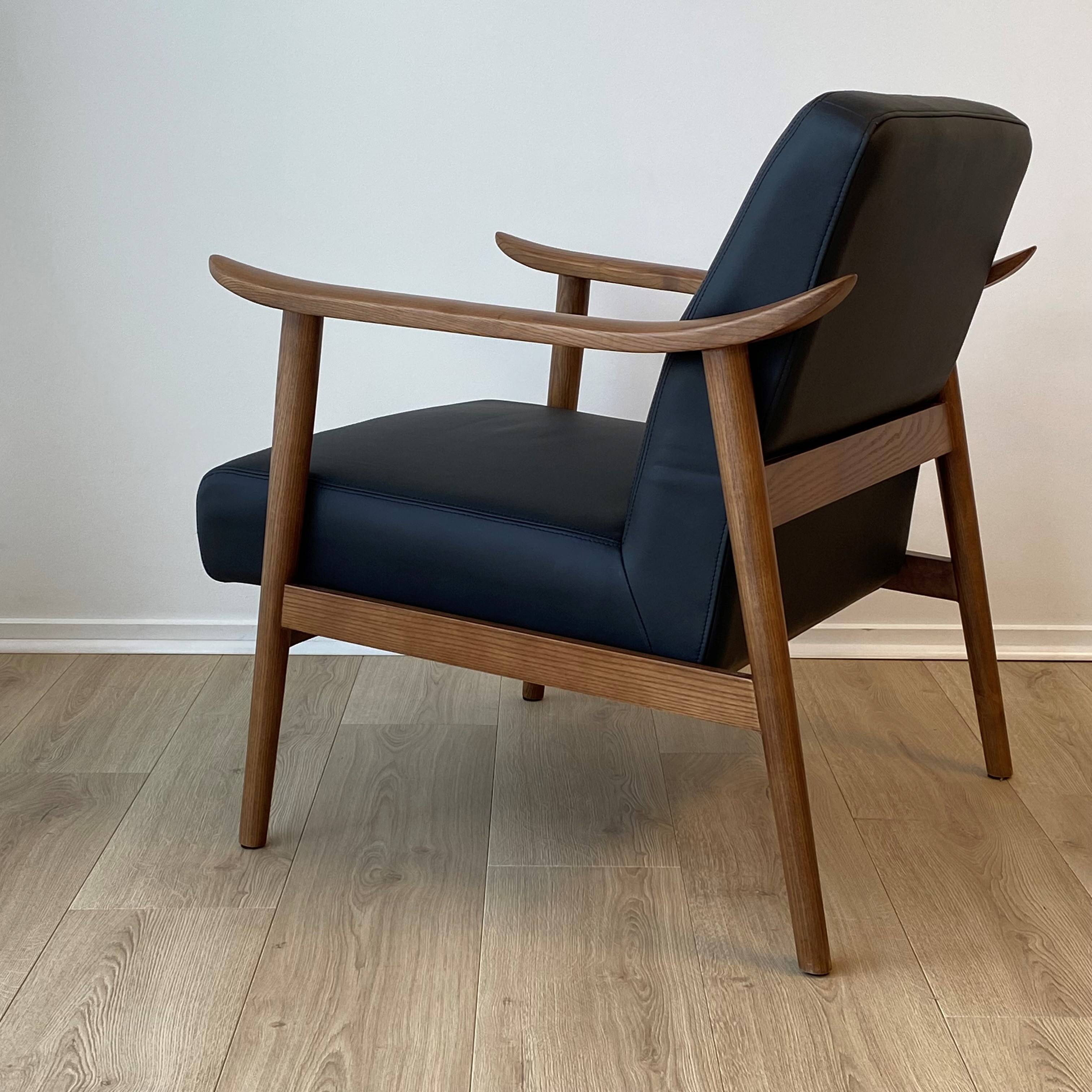 Spencer Mid-Century Leather Chair, Black 67x73x81 cm
