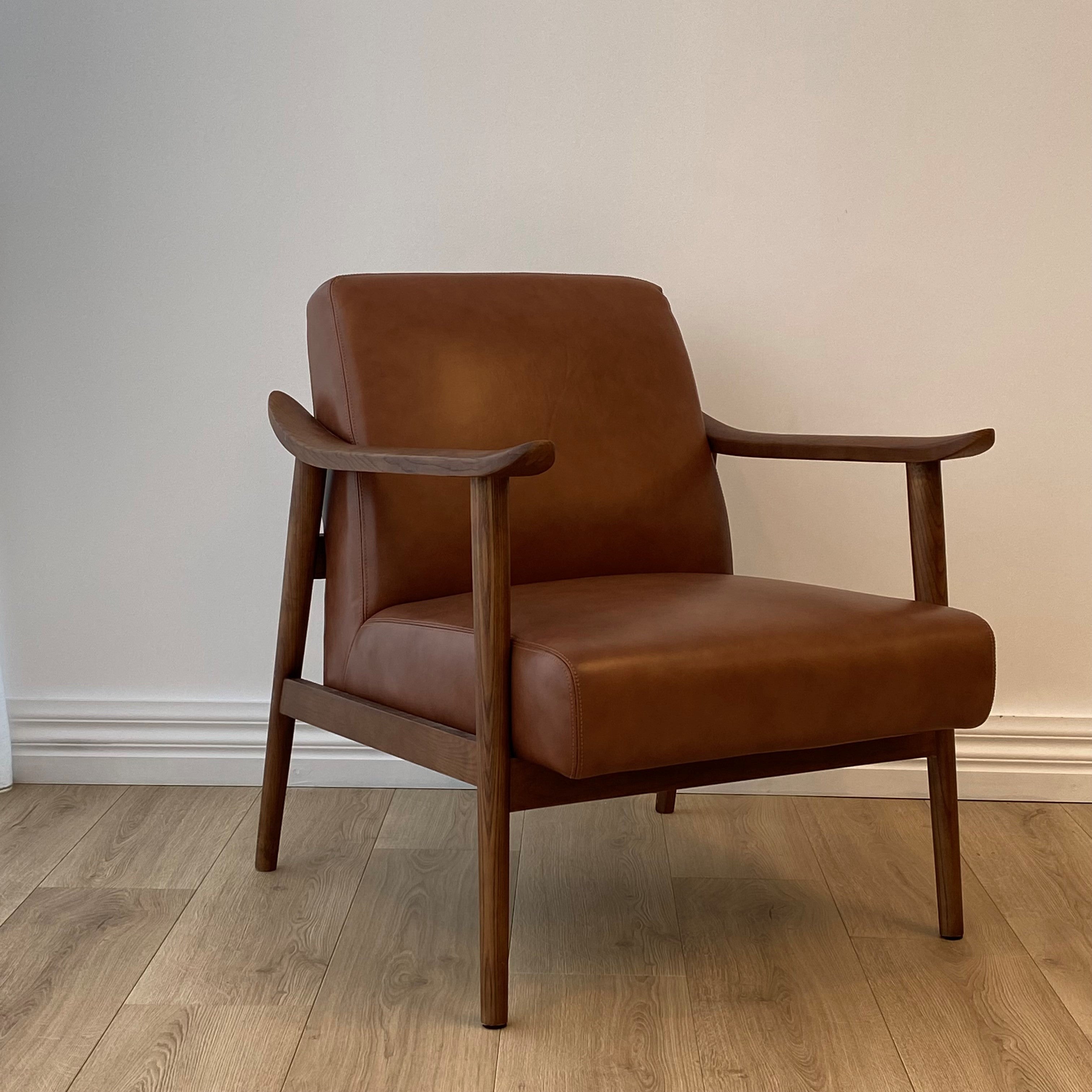 Spencer Mid-Century Leather Chair, Saddle 67x73x81 cm
