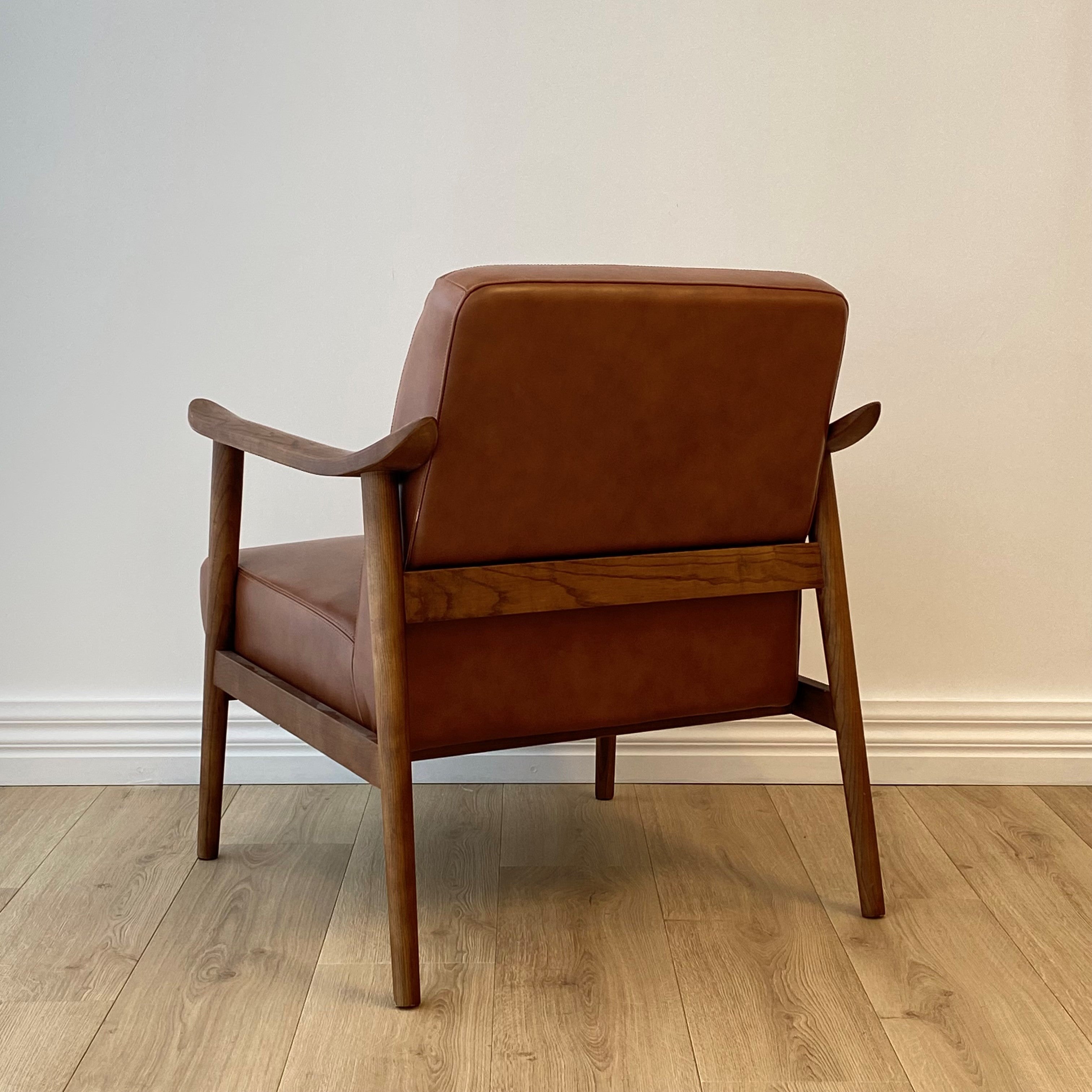 Spencer Mid-Century Leather Chair, Saddle 67x73x81 cm