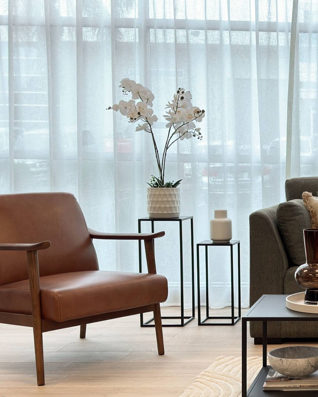 Spencer Mid-Century Leather Chair, Saddle 67x73x81 cm