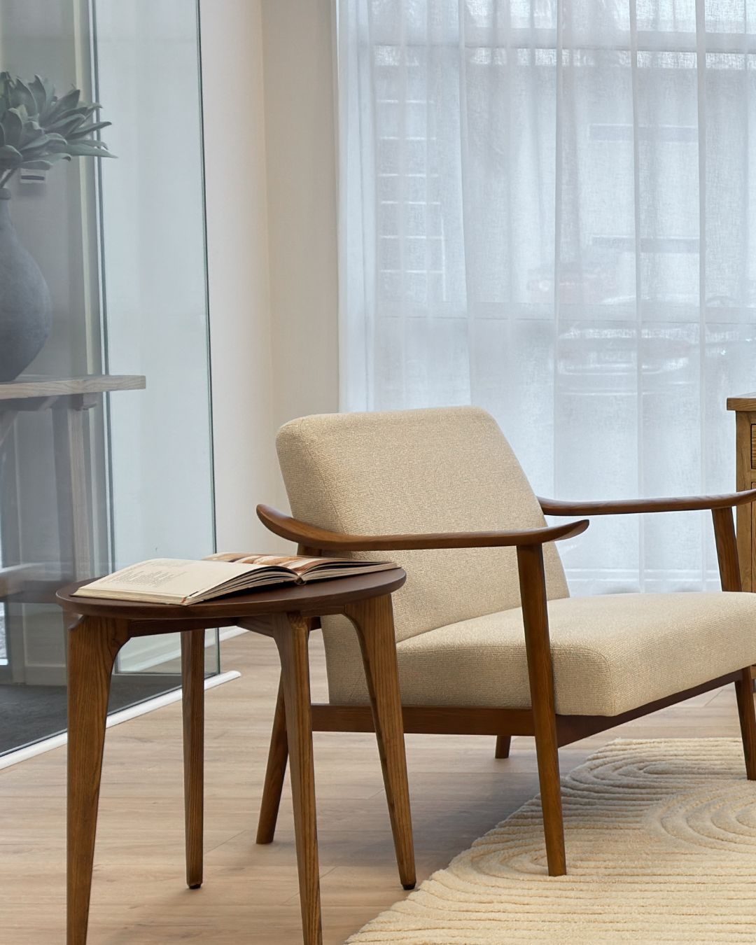 Spencer Mid-Century Chair, Sand 67x73x81 cm