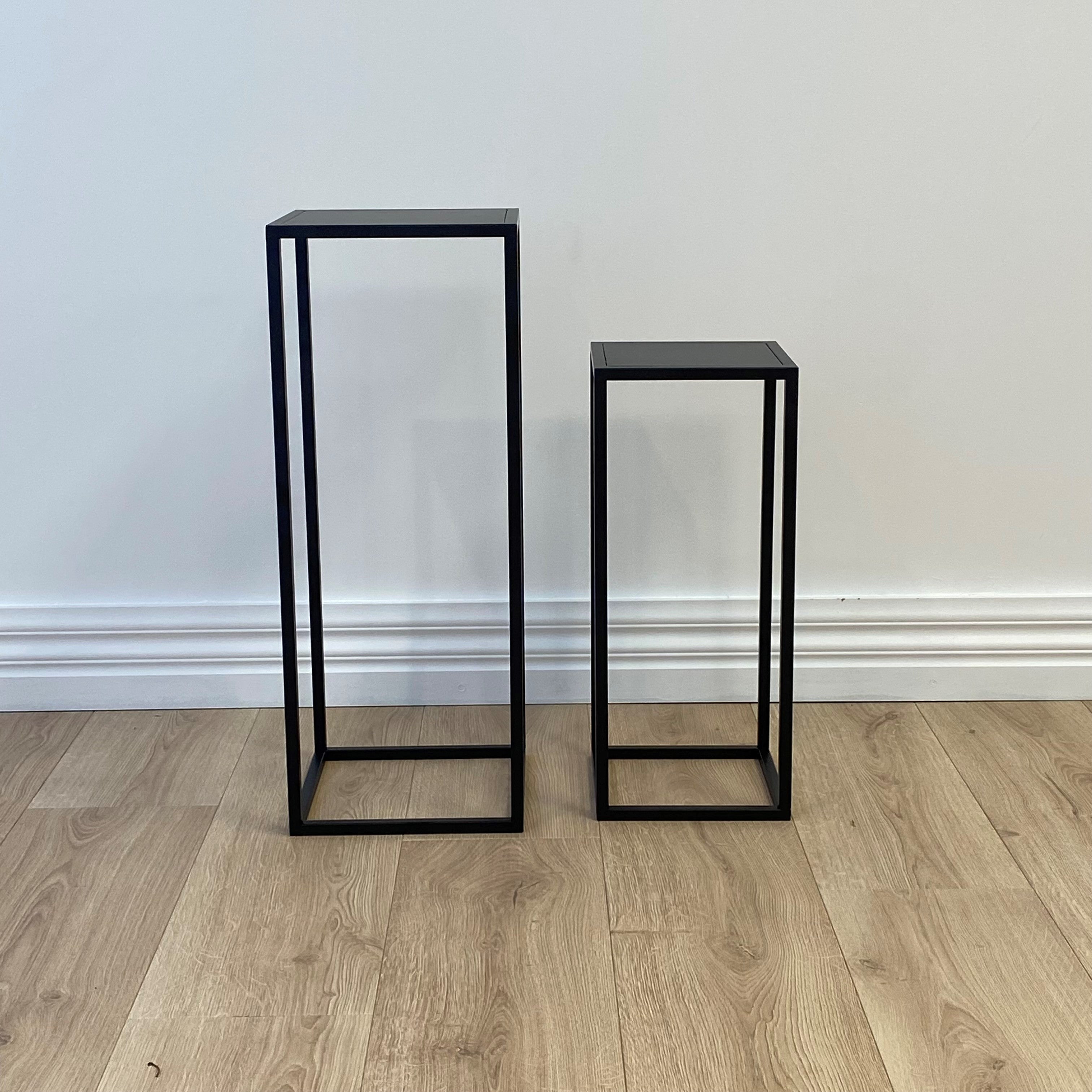 Metal Plinth set of 2 25x25x65 / 22x22x50 cm