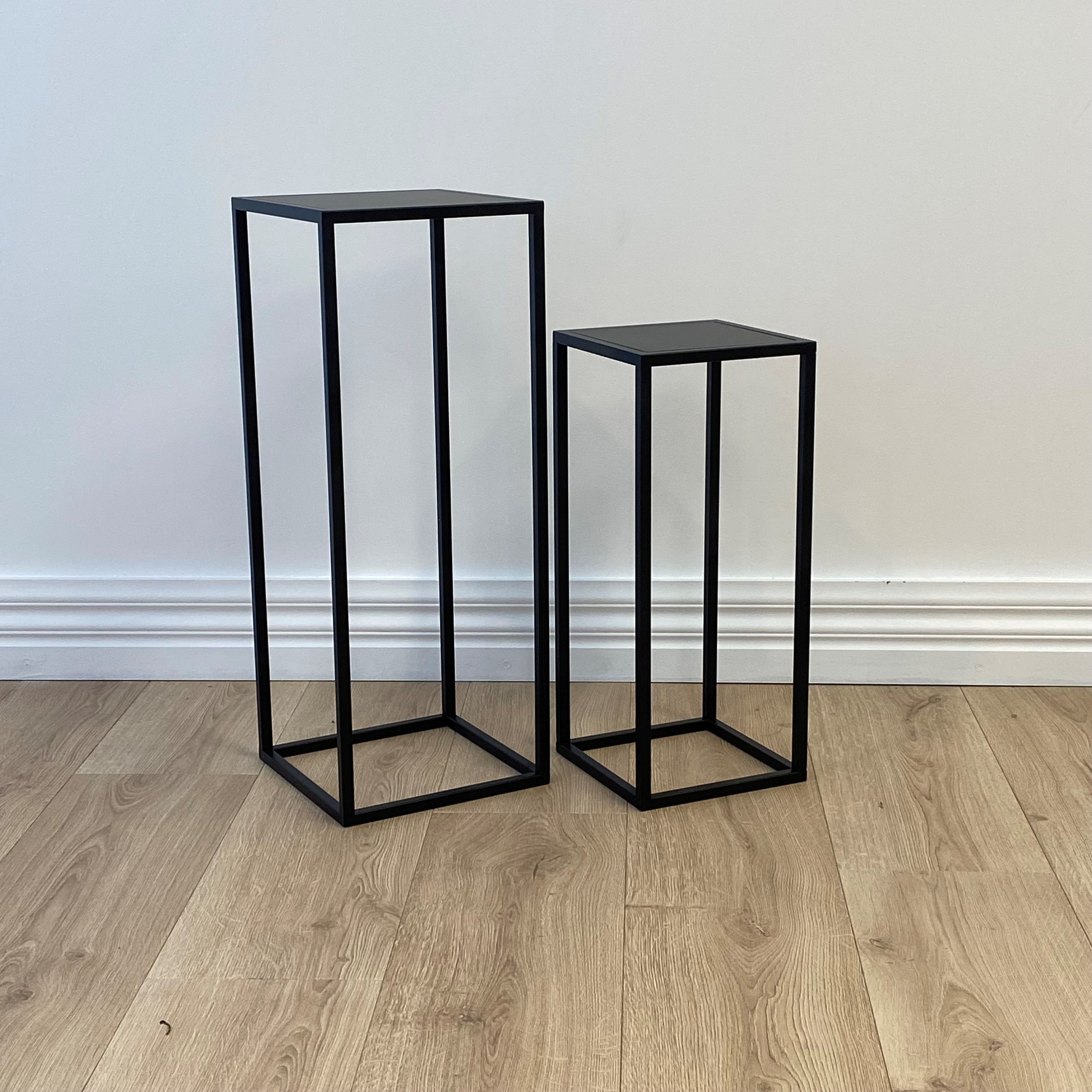 Metal Plinth set of 2 25x25x65 / 22x22x50 cm