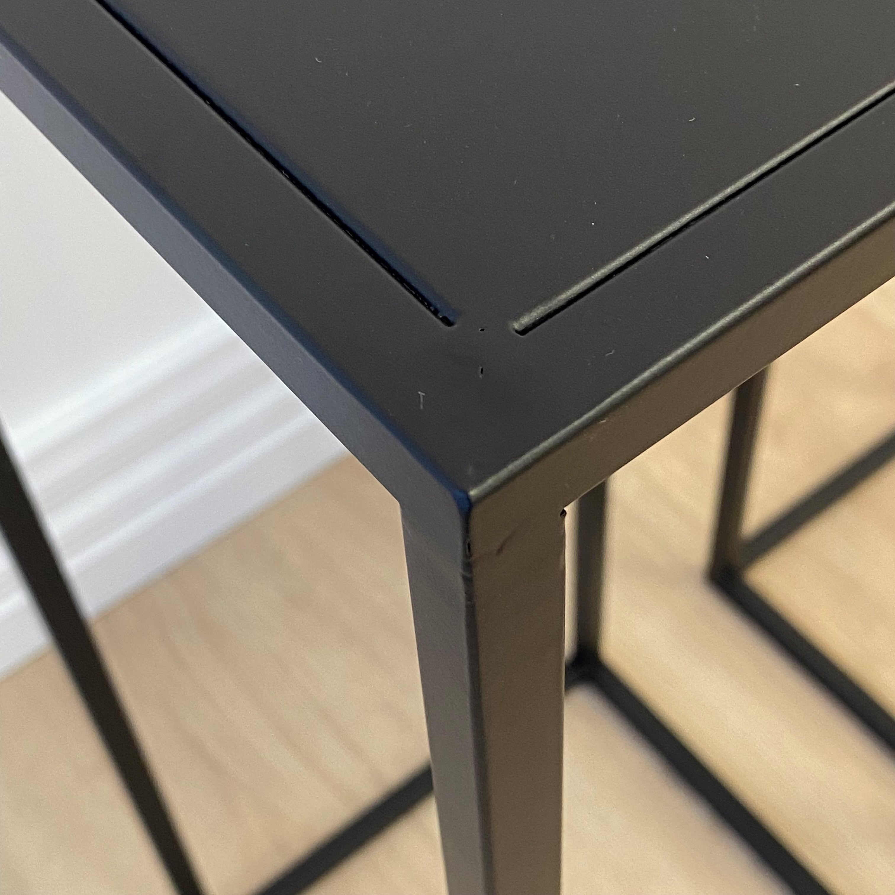 Metal Plinth set of 2 25x25x65 / 22x22x50 cm