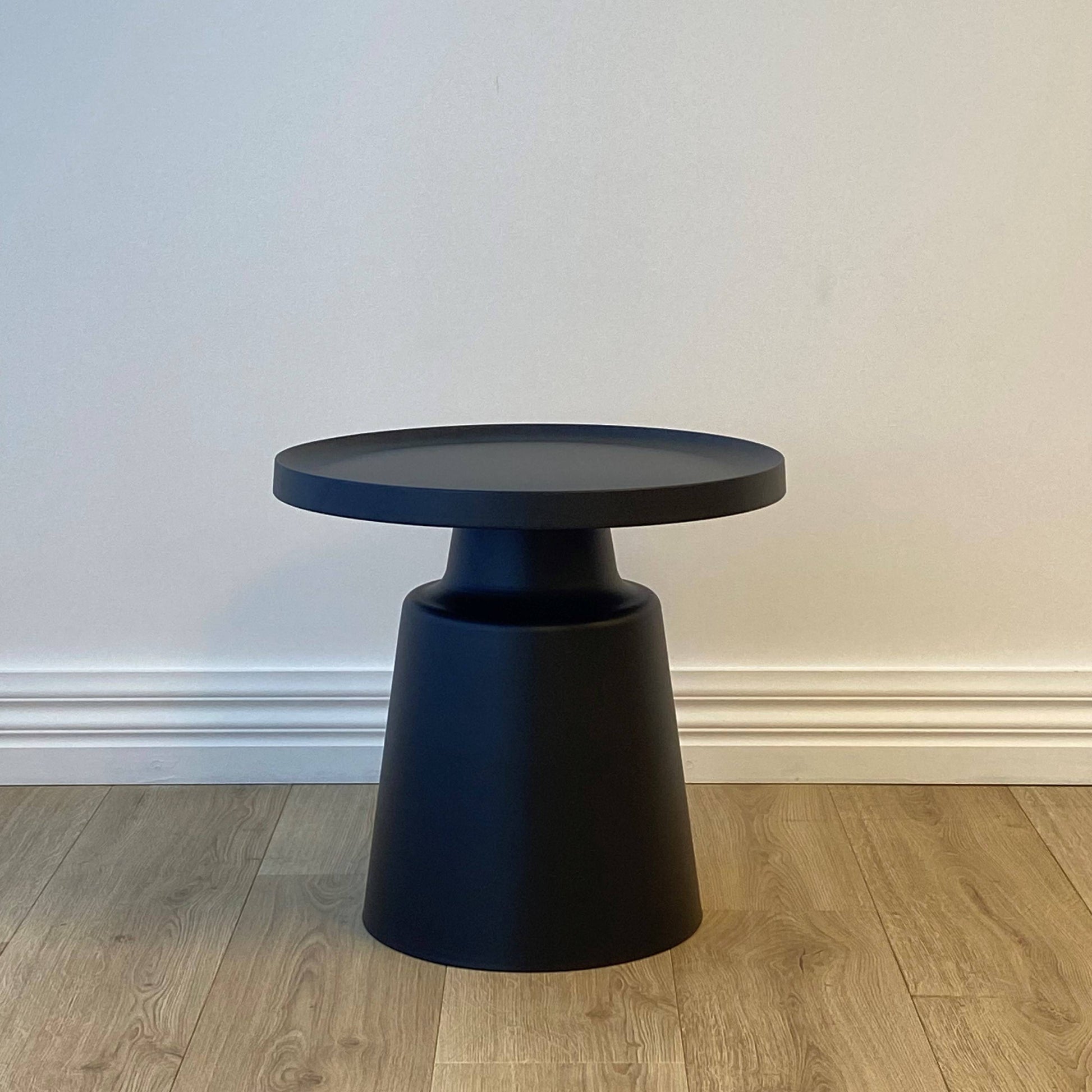Russo Side Table, Black 50x47 cm