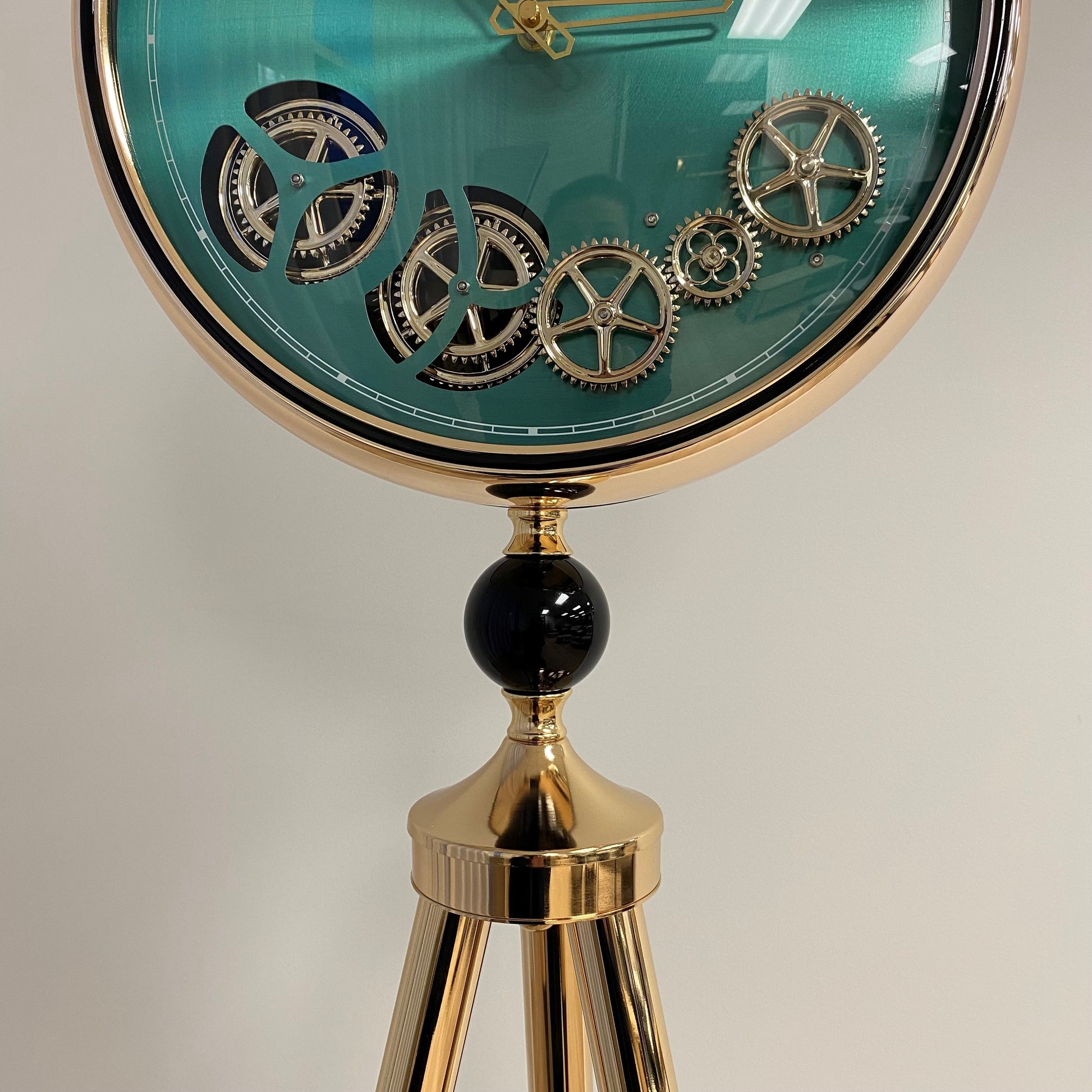 Vesper Floor Clock 200x290 cm