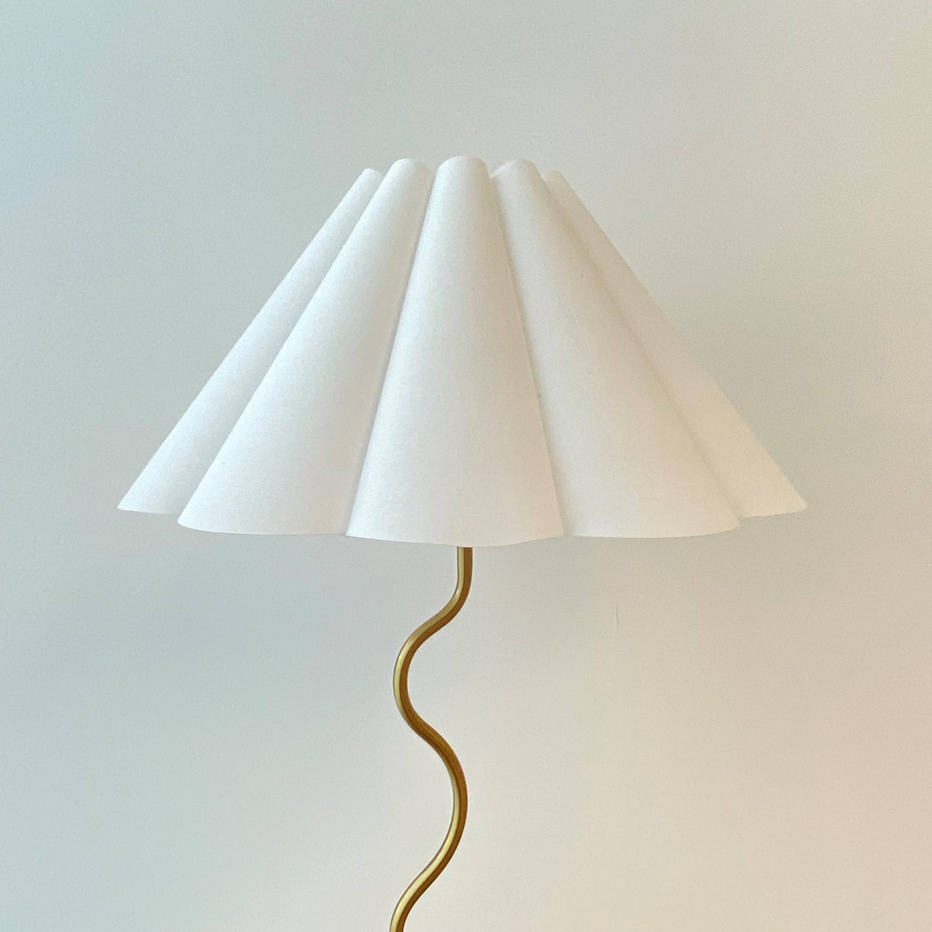 Wavy Table Lamp - Brass 36x57 cm