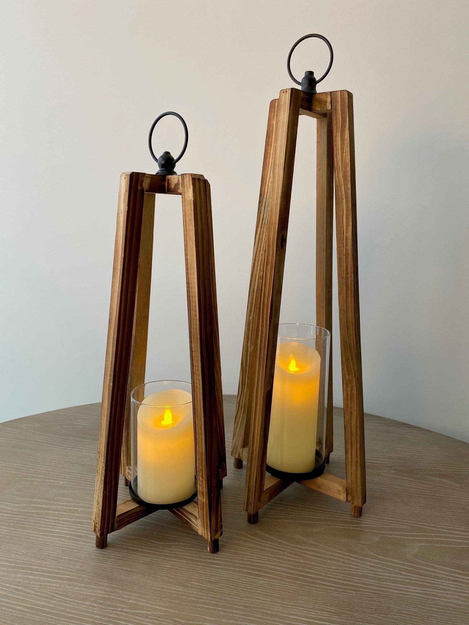 Silhouette Town House Hurricanes, Large 16.5x16.5x63 cm