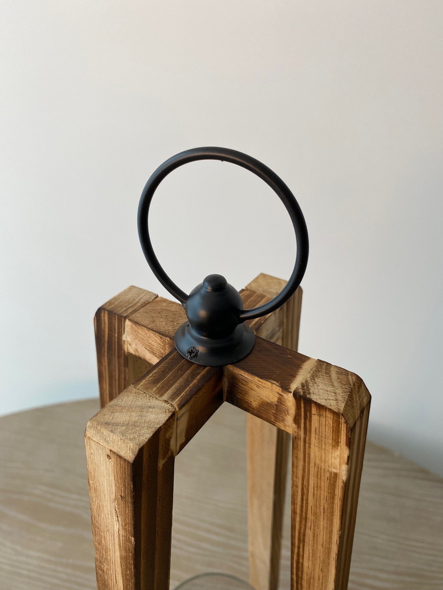 Silhouette Town House Hurricanes, Large 16.5x16.5x63 cm