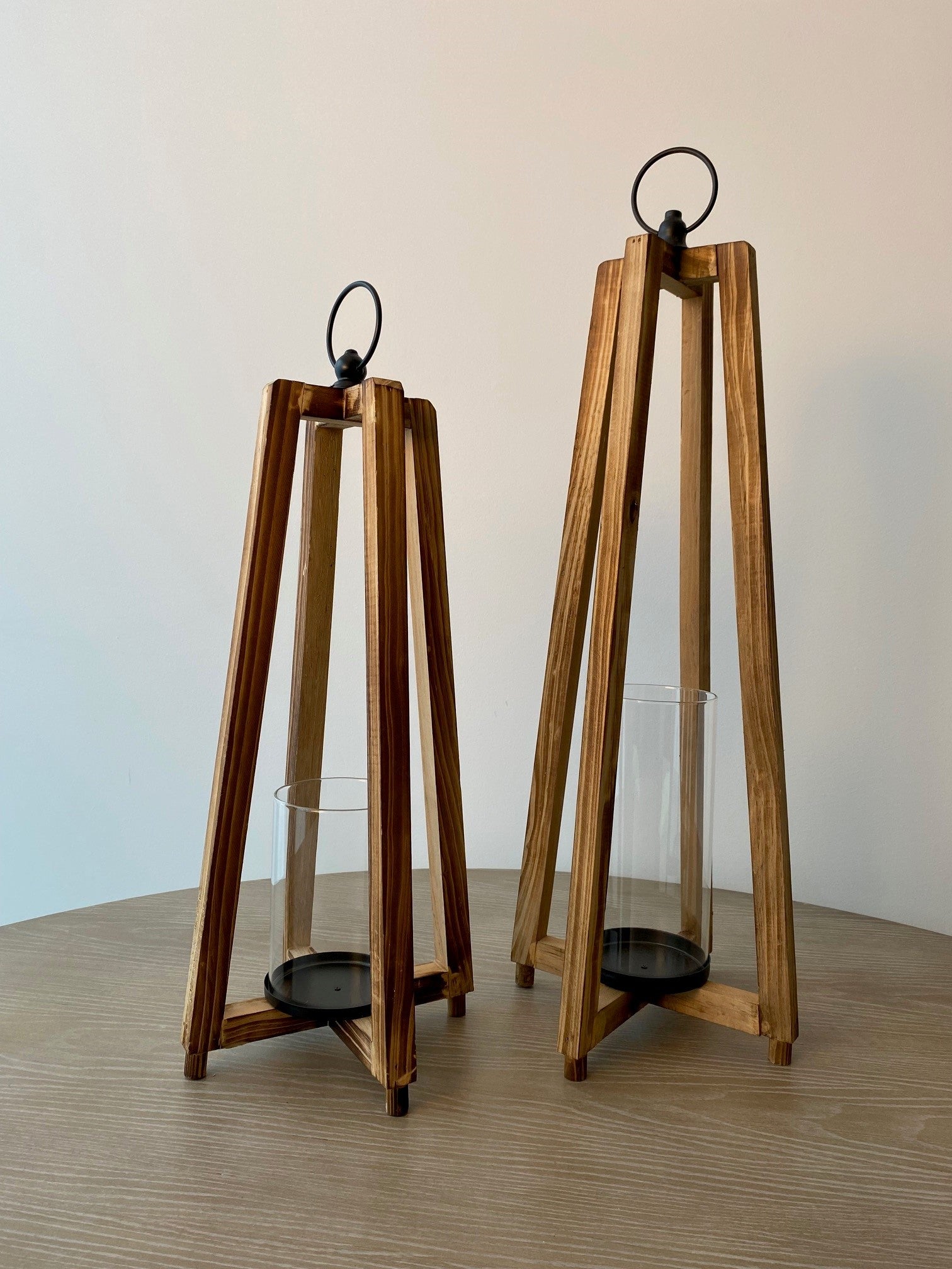 Silhouette Town House Hurricanes, Small 15.5x15.5x53 cm