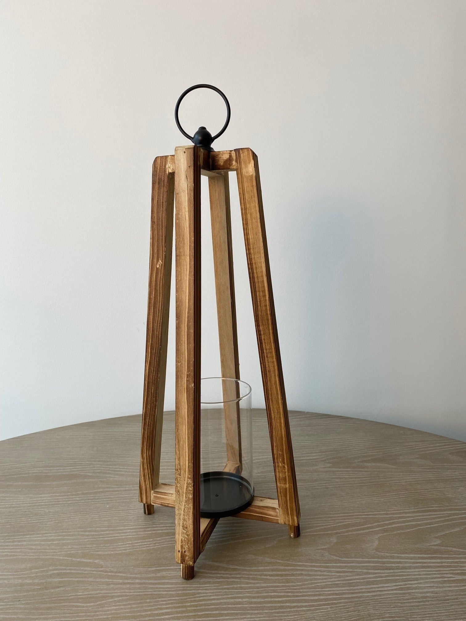 Silhouette Town House Hurricanes, Small 15.5x15.5x53 cm