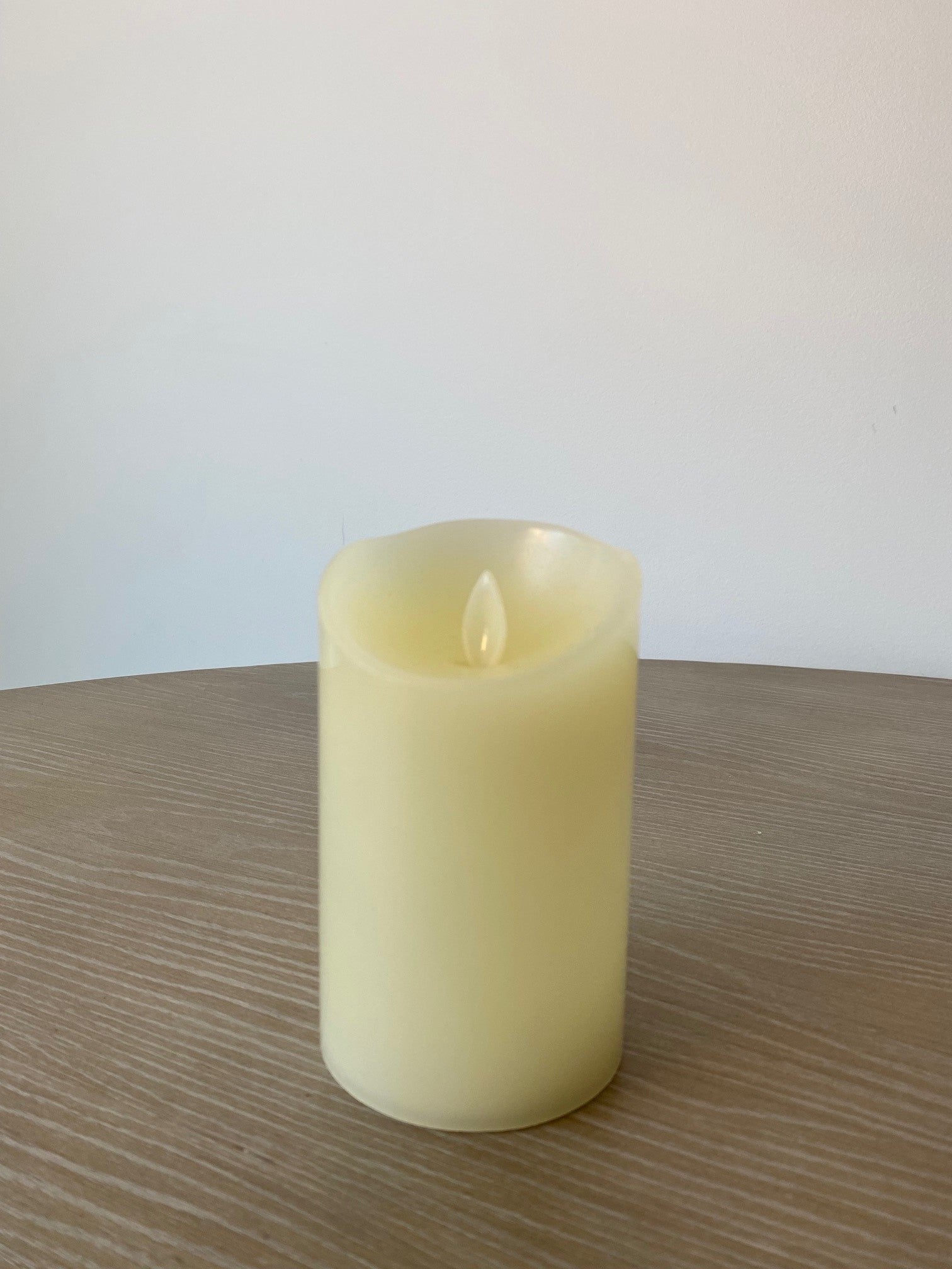 Silhouette LED Wax Candle, Ivory Short 7.5x12.5 cm